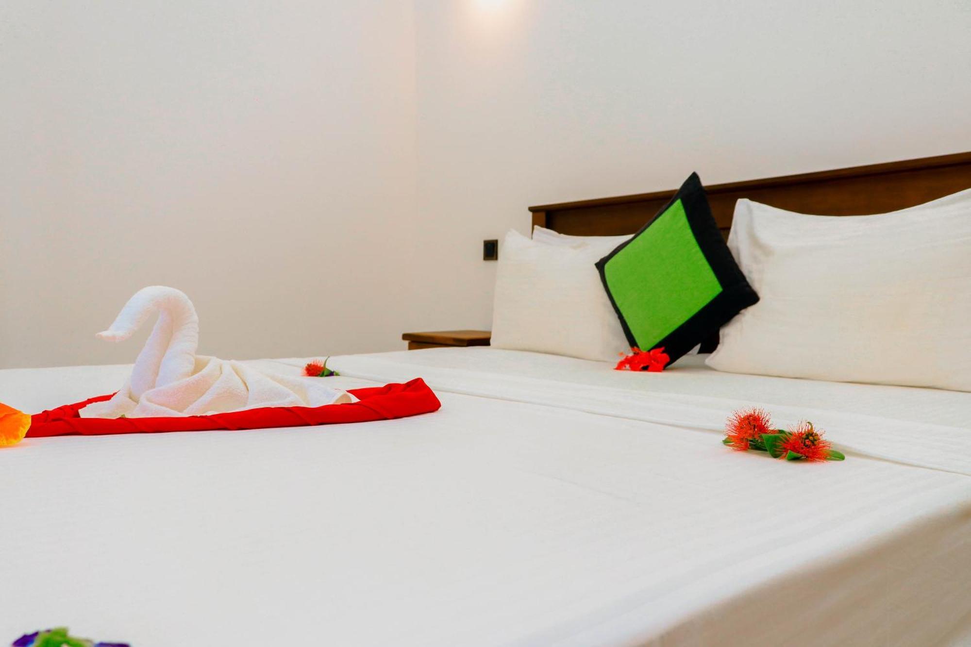 Dk Zur Einkehr Hotel アハンガマ エクステリア 写真